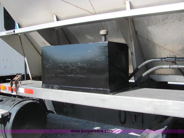 image for item C2965 1995 Mack CH613 fertilizer tender truck