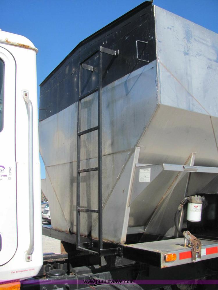 image for item C2965 1995 Mack CH613 fertilizer tender truck