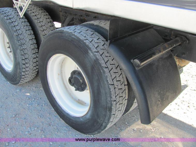 image for item C2965 1995 Mack CH613 fertilizer tender truck