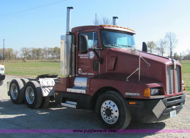 image for item C2966 1992 Kenworth semi truck