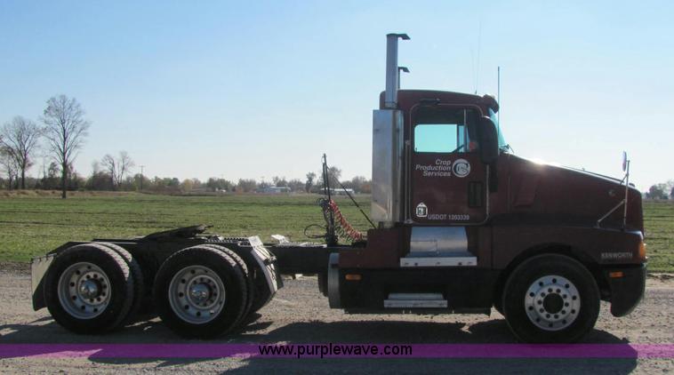 image for item C2966 1992 Kenworth semi truck