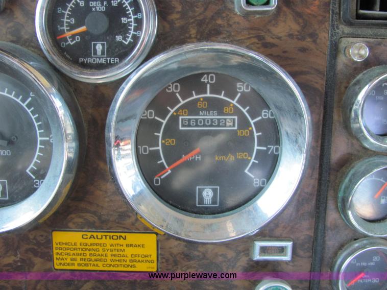 image for item C2966 1992 Kenworth semi truck