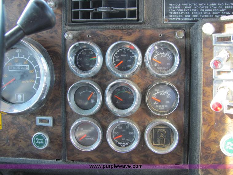 image for item C2966 1992 Kenworth semi truck