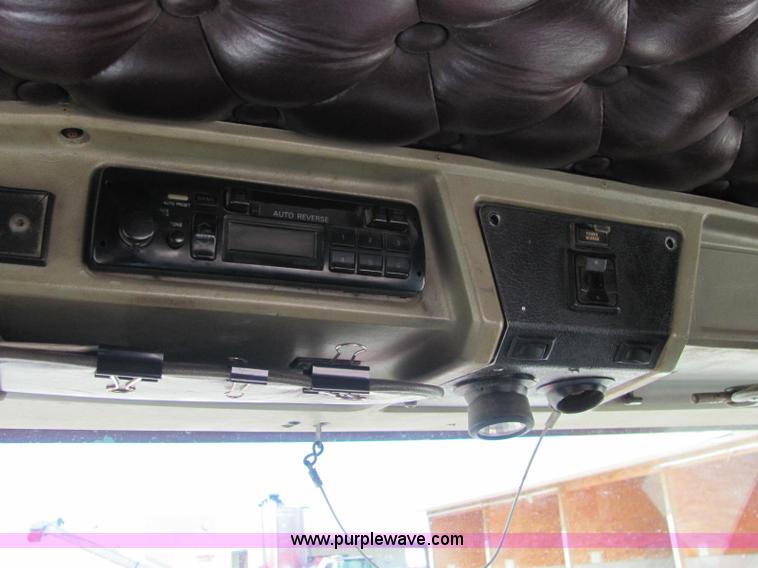 image for item C2966 1992 Kenworth semi truck