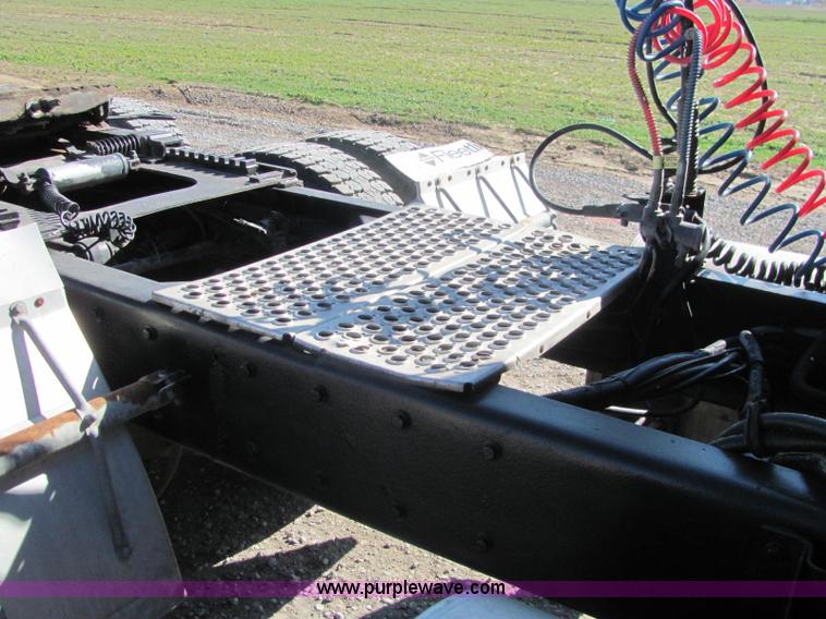 image for item C2966 1992 Kenworth semi truck