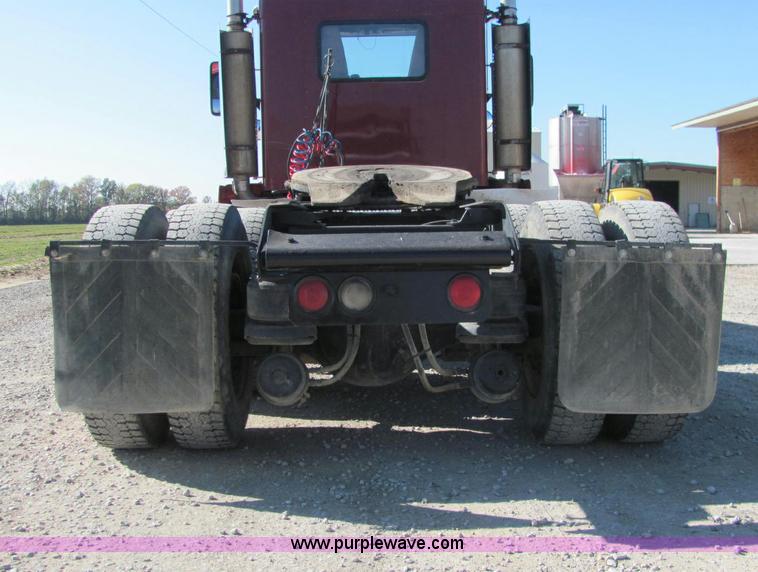 image for item C2966 1992 Kenworth semi truck