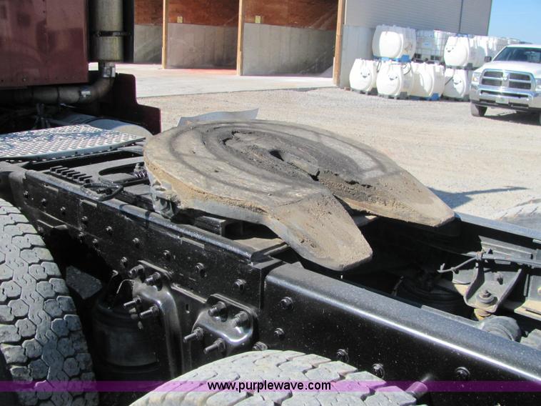 image for item C2966 1992 Kenworth semi truck