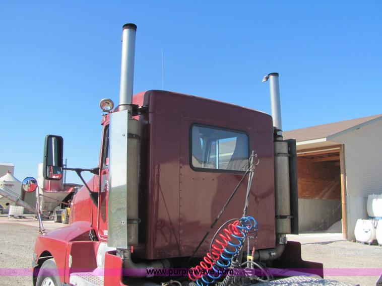 image for item C2966 1992 Kenworth semi truck