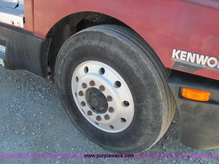 image for item C2966 1992 Kenworth semi truck