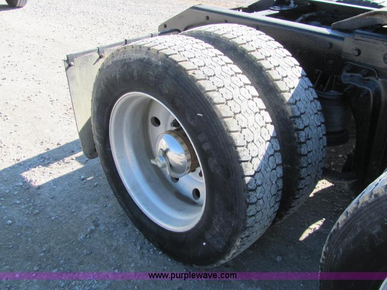 image for item C2966 1992 Kenworth semi truck