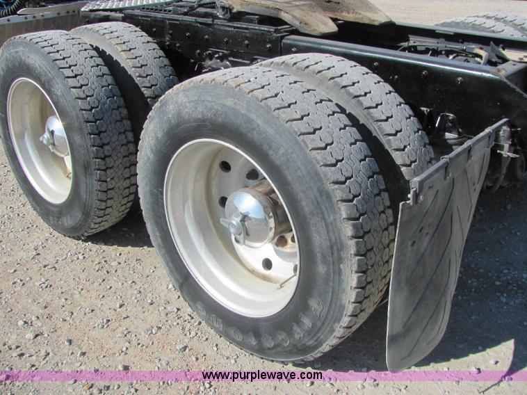 image for item C2966 1992 Kenworth semi truck