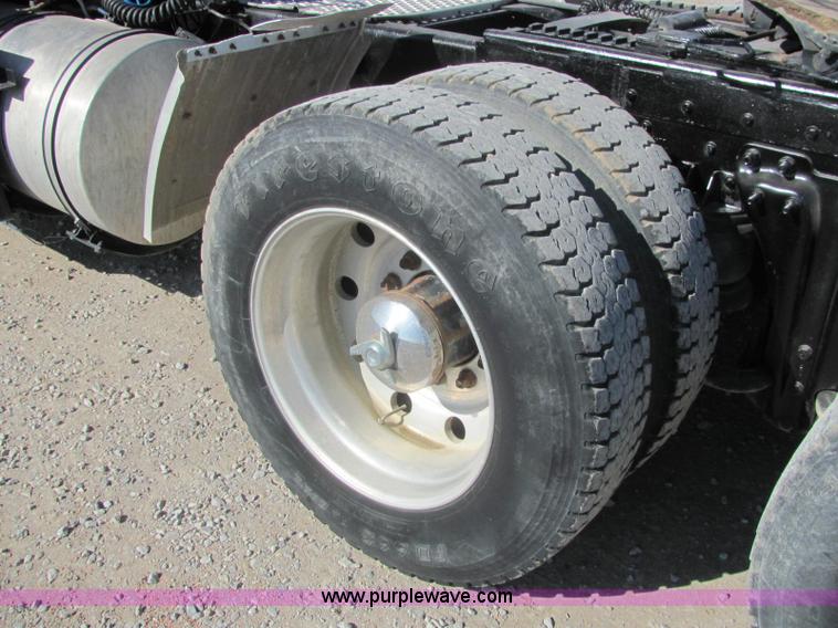 image for item C2966 1992 Kenworth semi truck