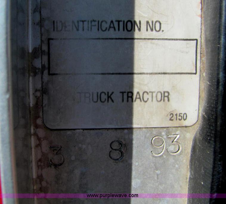 image for item C2966 1992 Kenworth semi truck