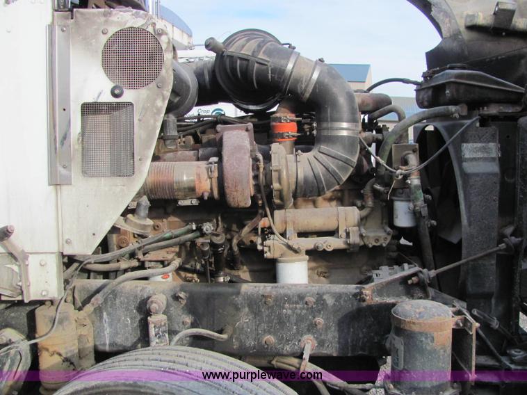 image for item C2967 1989 Kenworth T600 semi truck