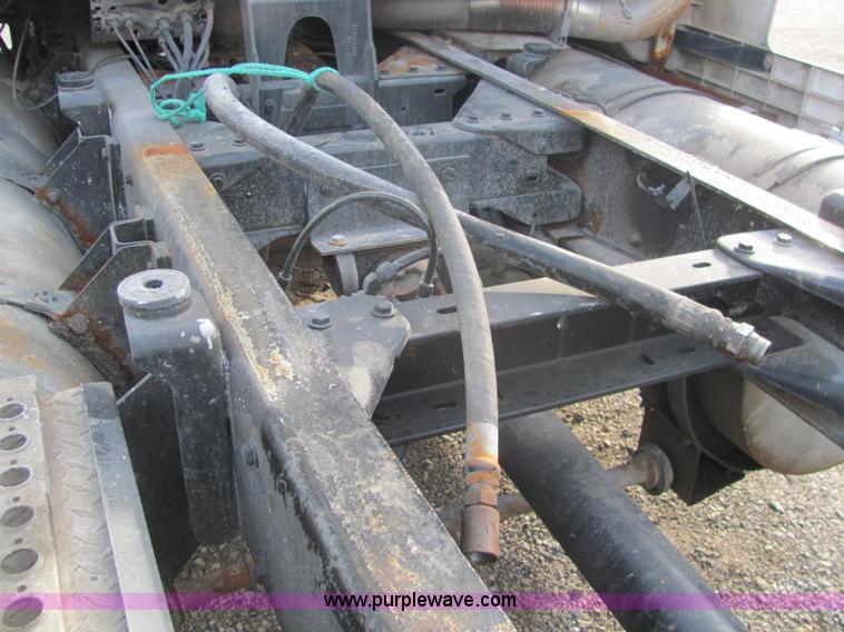 image for item C2967 1989 Kenworth T600 semi truck