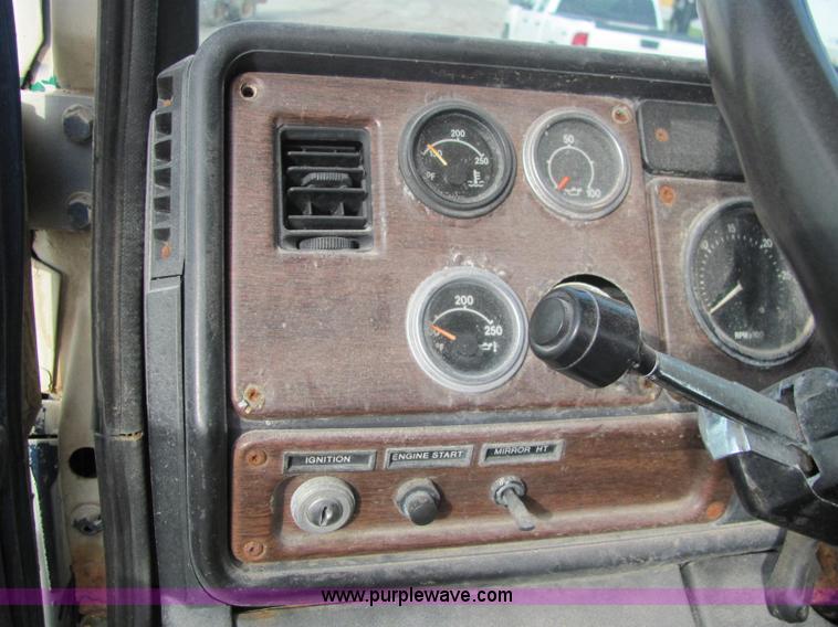 image for item C2973 1987 Freightliner FLC112 cab and chassis