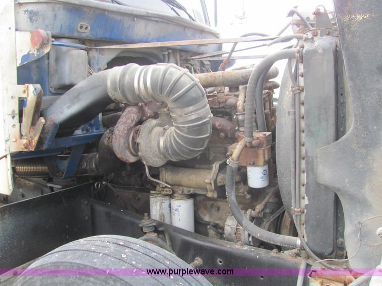 image for item C2973 1987 Freightliner FLC112 cab and chassis