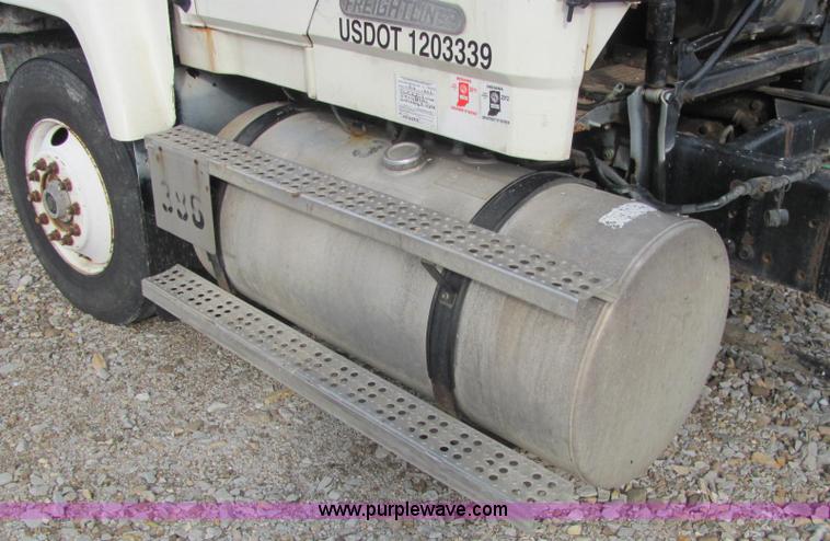 image for item C2973 1987 Freightliner FLC112 cab and chassis