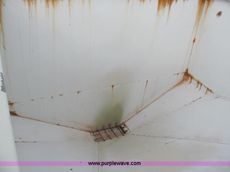 image for item C2977 Willmar 16 ton tender bed