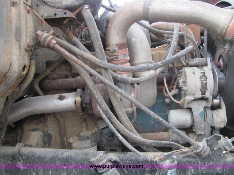 image for item C2979 1995 International 2554 spreader truck