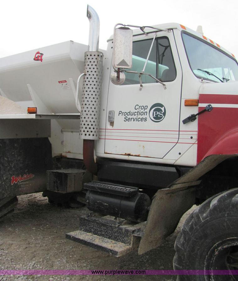 image for item C2979 1995 International 2554 spreader truck