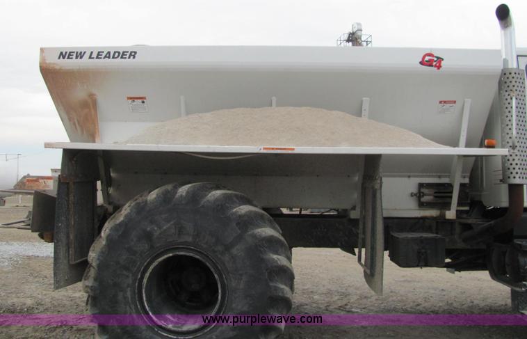 image for item C2979 1995 International 2554 spreader truck