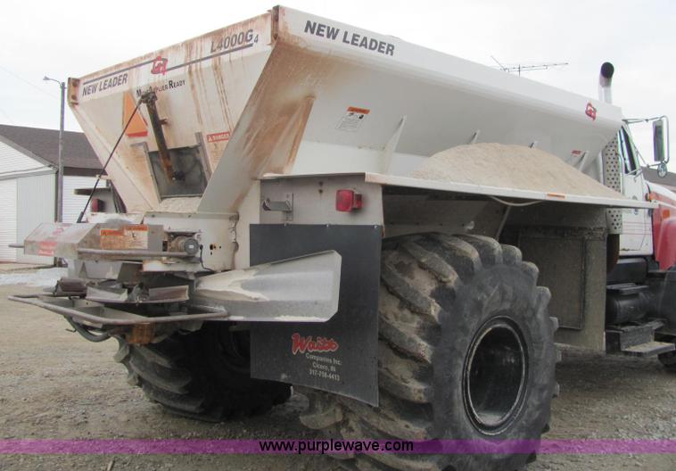 image for item C2979 1995 International 2554 spreader truck