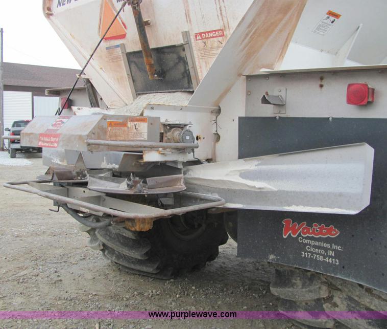 image for item C2979 1995 International 2554 spreader truck