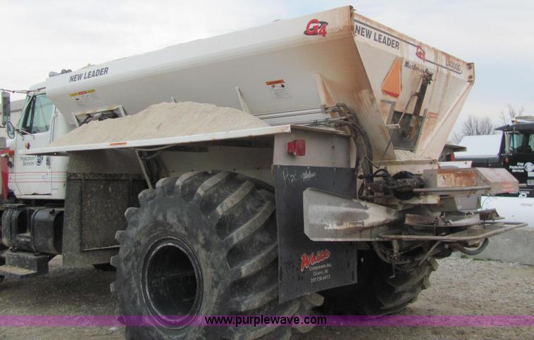 image for item C2979 1995 International 2554 spreader truck