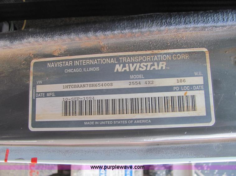 image for item C2979 1995 International 2554 spreader truck