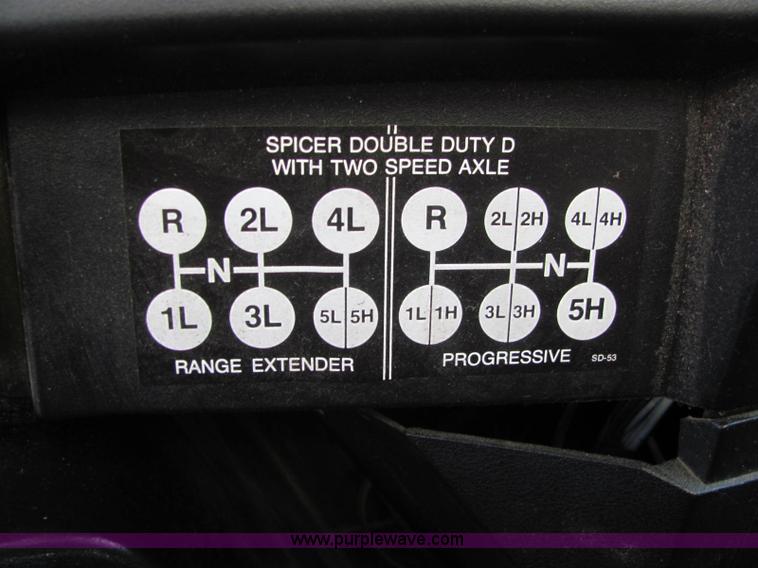 image for item C2980 1993 International 4900 fertilizer tender truck