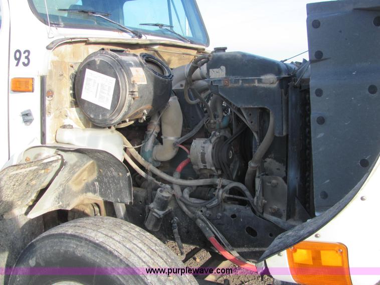 image for item C2980 1993 International 4900 fertilizer tender truck