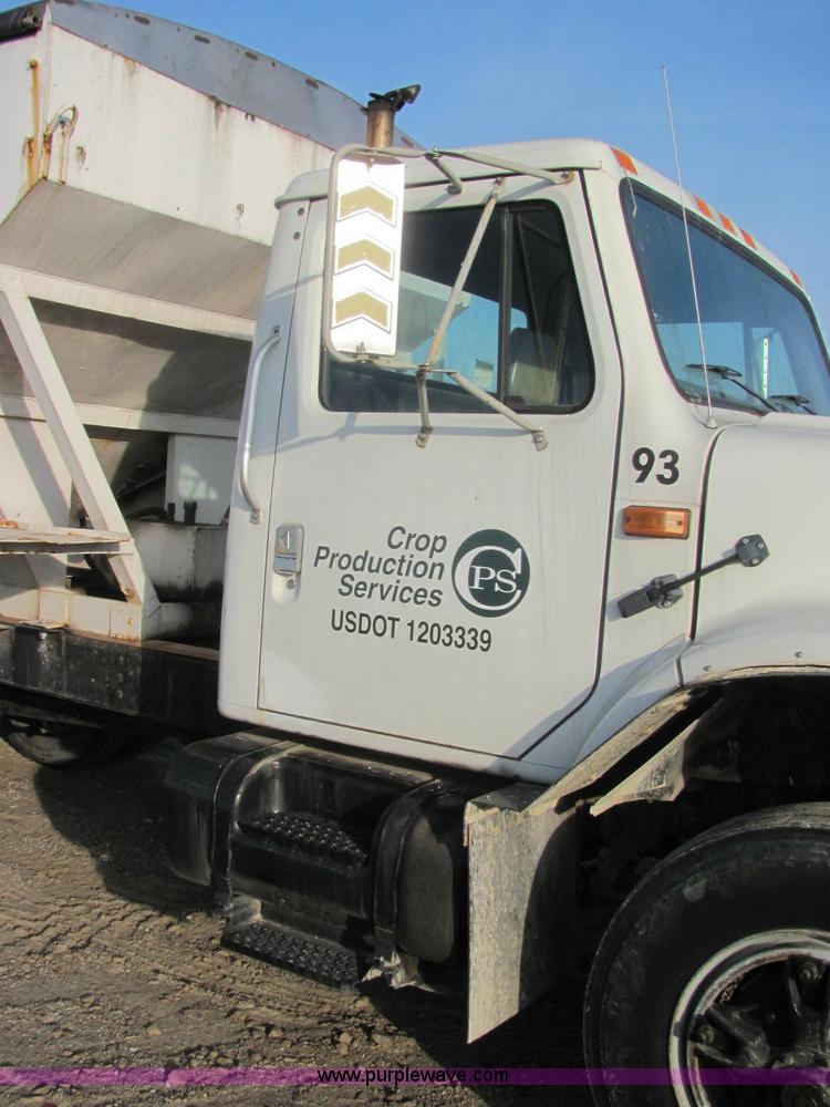 image for item C2980 1993 International 4900 fertilizer tender truck