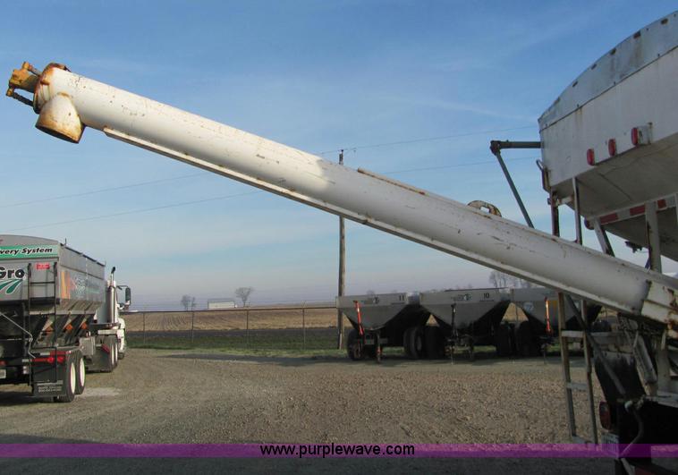 image for item C2980 1993 International 4900 fertilizer tender truck