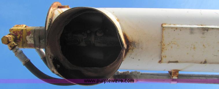 image for item C2980 1993 International 4900 fertilizer tender truck