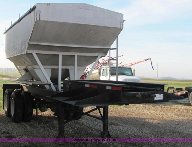 image for item C2981 1998 Western 15 ton gooseneck tender trailer