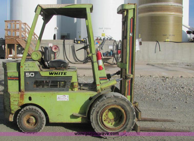 image for item C2983 White 50 MY50B forklift