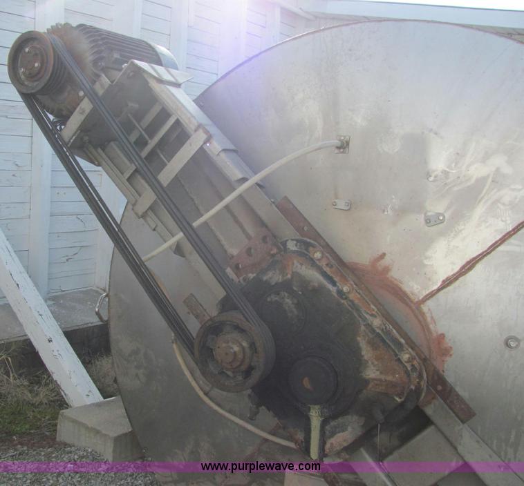 image for item C2985 Layco stainless steel 8 ton fertilizer blender