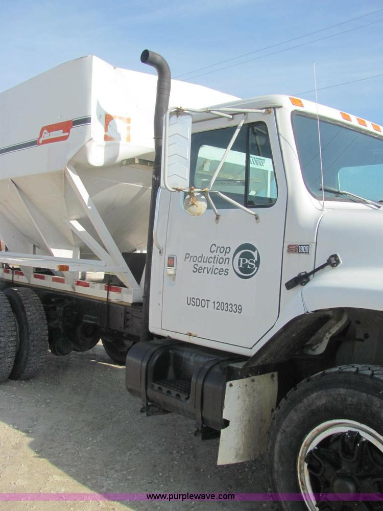 image for item C2988 1989 International S1900 fertilizer tender truck
