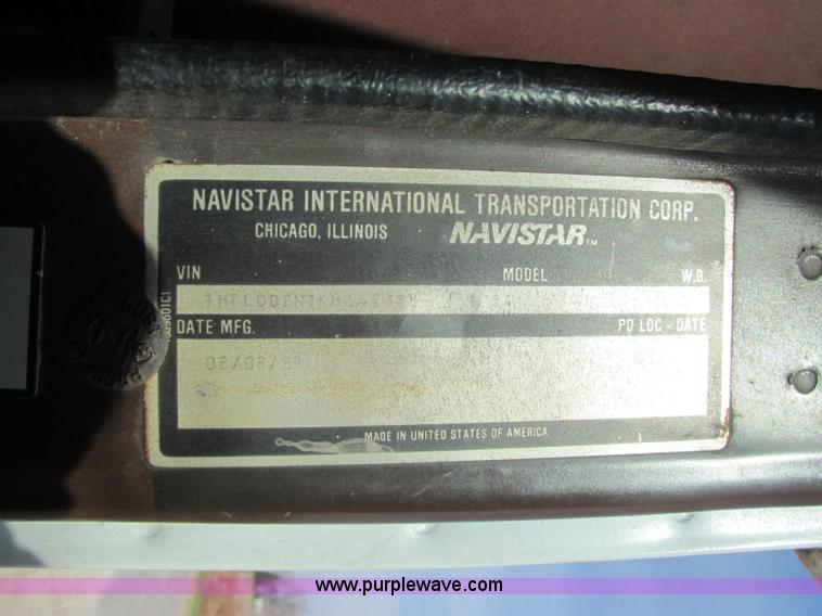 image for item C2988 1989 International S1900 fertilizer tender truck