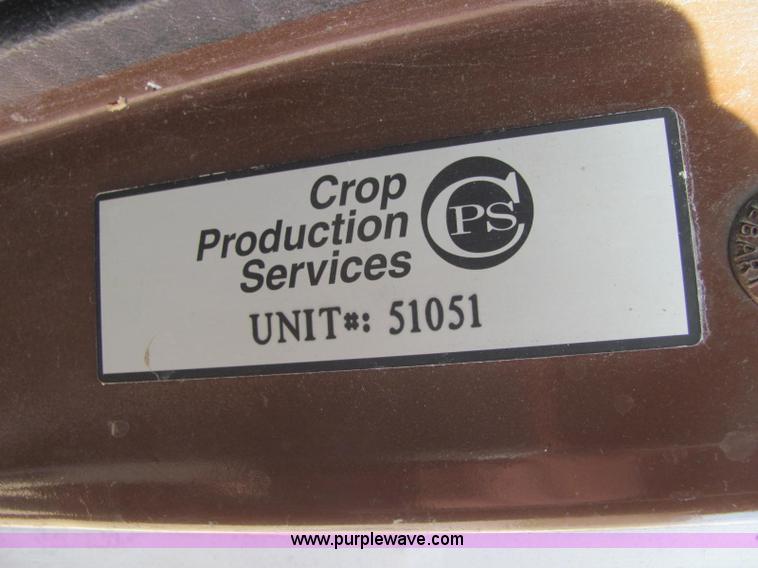 image for item C2988 1989 International S1900 fertilizer tender truck