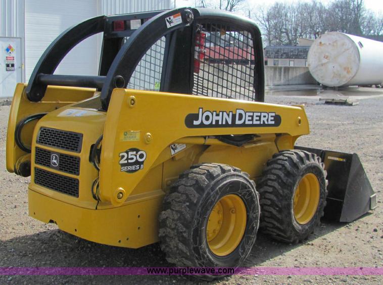 image for item C2993 John Deere 250 Series II skid steer
