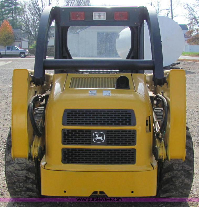 image for item C2993 John Deere 250 Series II skid steer