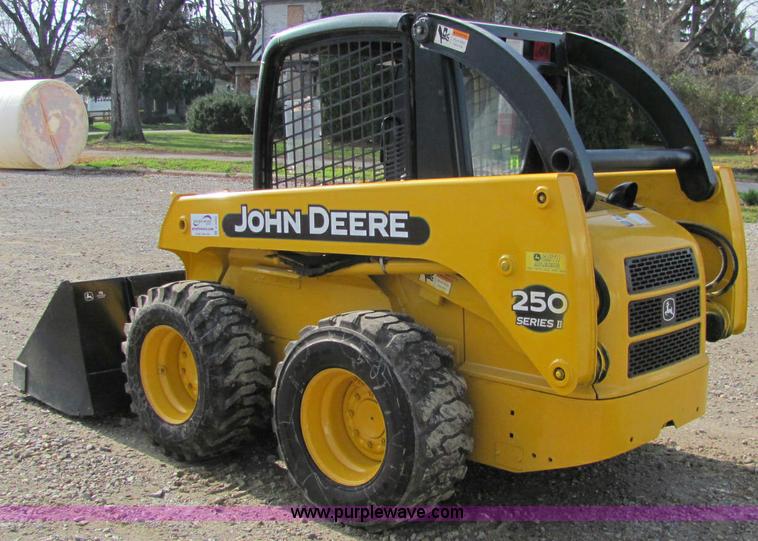 image for item C2993 John Deere 250 Series II skid steer