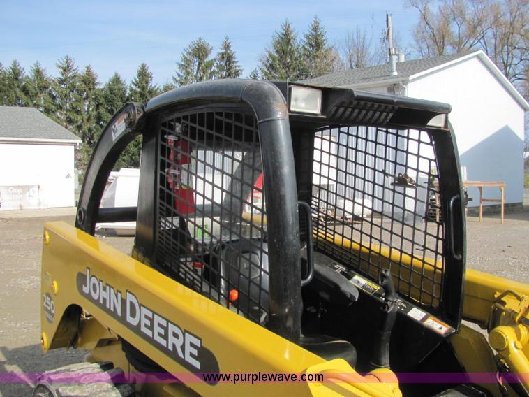 image for item C2993 John Deere 250 Series II skid steer