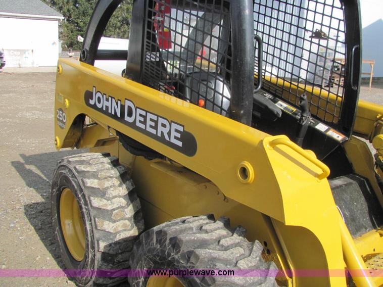 image for item C2993 John Deere 250 Series II skid steer
