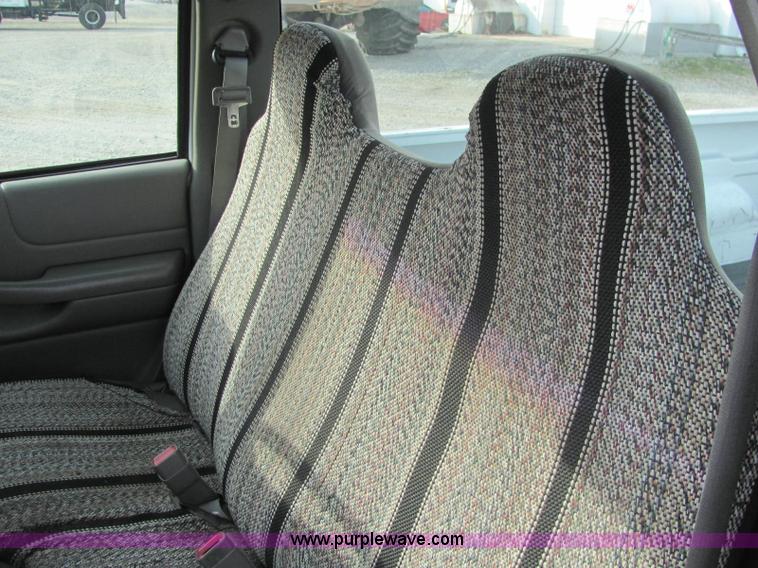 image for item E2501 1998 Chevrolet S10 pickup truck