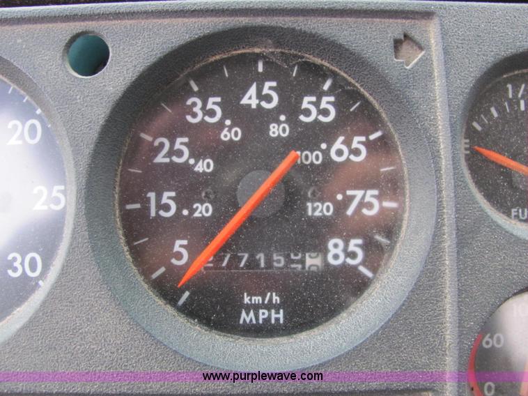 image for item E2503 1999 Freightliner FL70 fertilizer tender truck