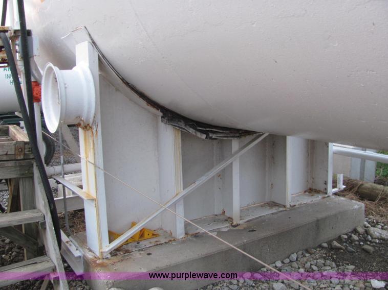 image for item E2504 1966 Beaird 18,000 gallon NH3 tank