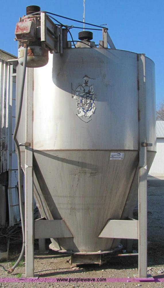 image for item E2505 Doyle 8 ton blender